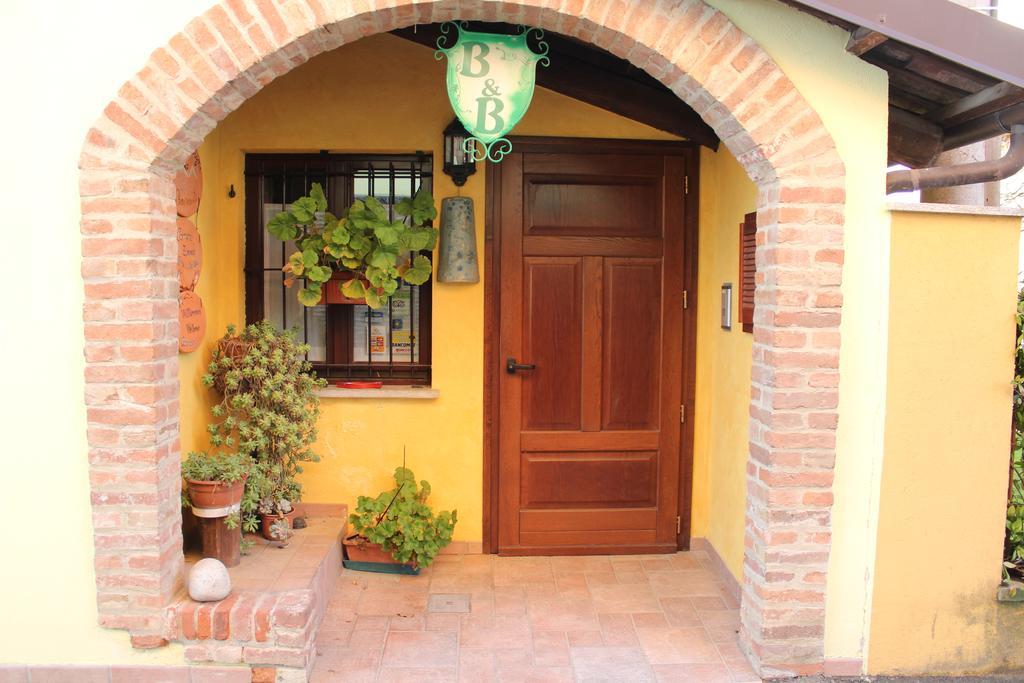 Bed and Breakfast Tra... Monti E Vigne La Morra Exterior foto