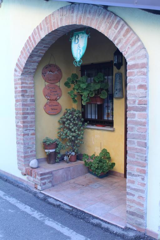Bed and Breakfast Tra... Monti E Vigne La Morra Exterior foto