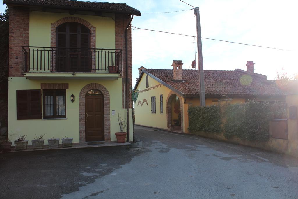 Bed and Breakfast Tra... Monti E Vigne La Morra Exterior foto