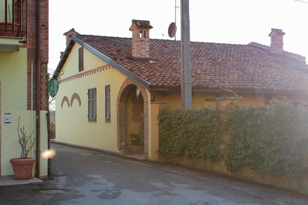 Bed and Breakfast Tra... Monti E Vigne La Morra Exterior foto