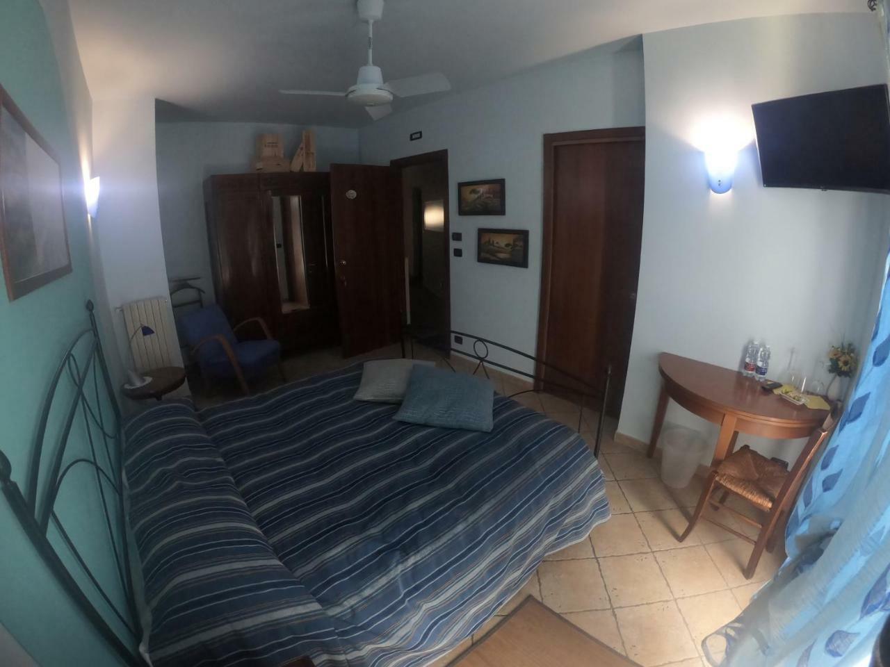 Bed and Breakfast Tra... Monti E Vigne La Morra Exterior foto
