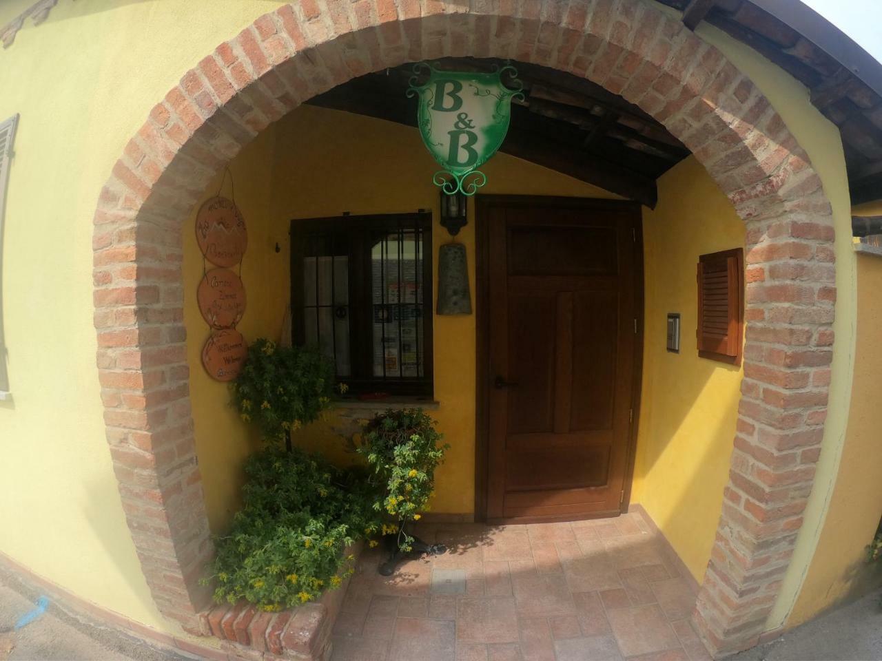Bed and Breakfast Tra... Monti E Vigne La Morra Exterior foto