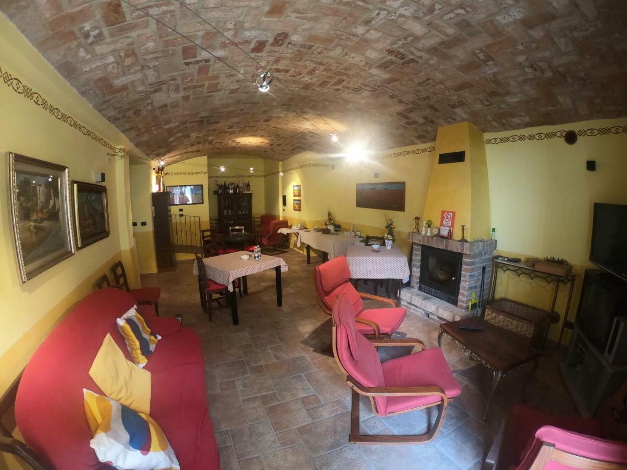 Bed and Breakfast Tra... Monti E Vigne La Morra Exterior foto
