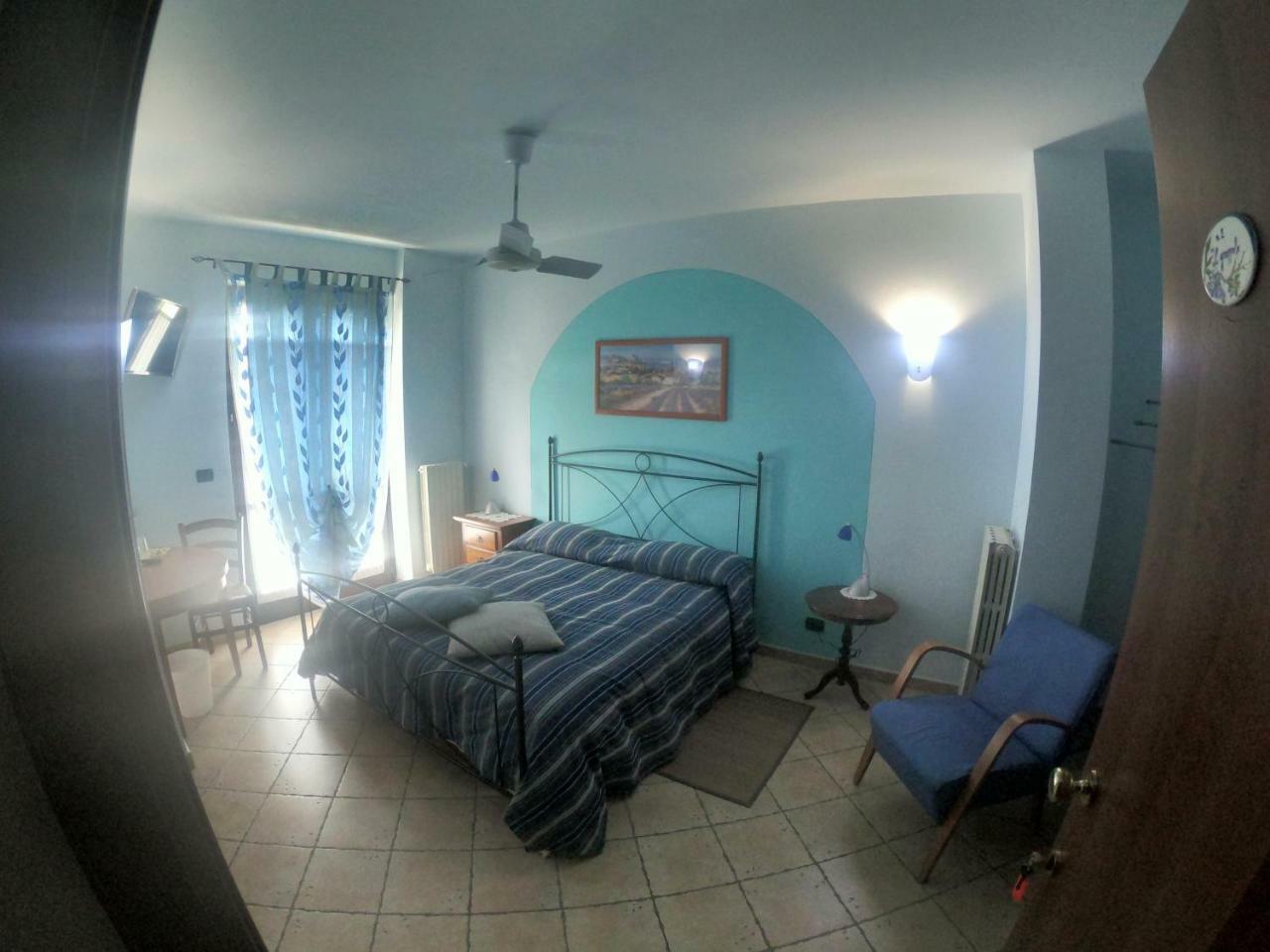 Bed and Breakfast Tra... Monti E Vigne La Morra Exterior foto