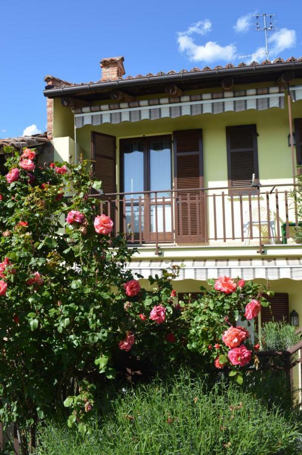 Bed and Breakfast Tra... Monti E Vigne La Morra Exterior foto