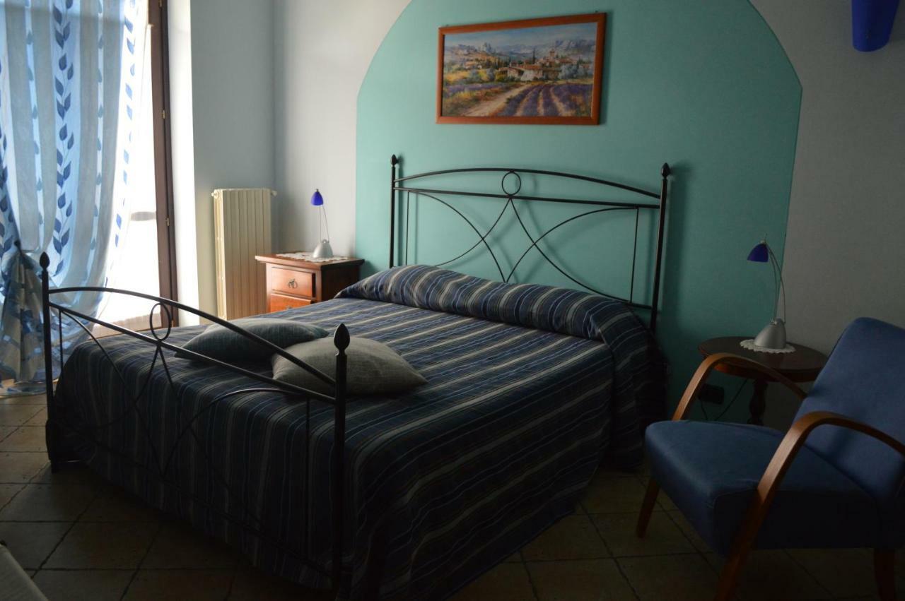 Bed and Breakfast Tra... Monti E Vigne La Morra Exterior foto